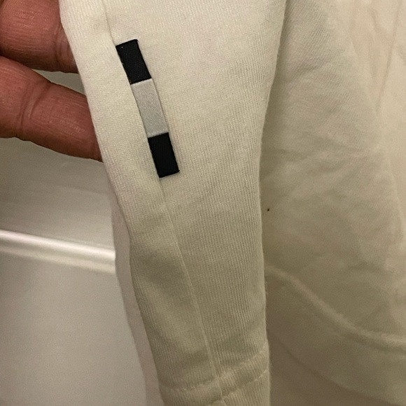 CAVI Shirt with Faux Leather Stripes in Shoulders Size 3XL*Available 9/5* - Picture 6 of 12